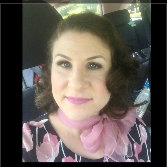 Meet your Posher, Megan - Picture 1 of 1